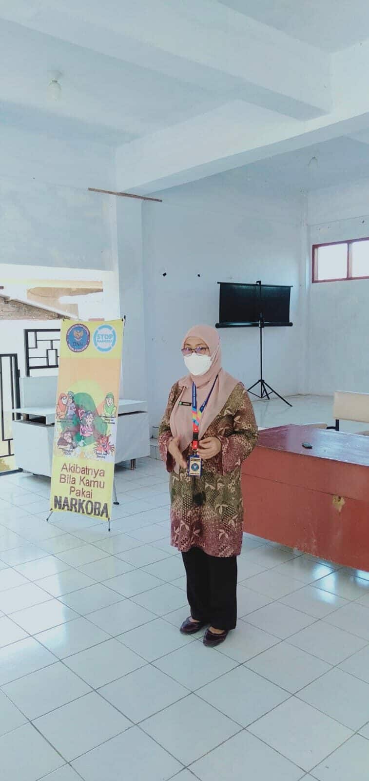 Penyuluhan_P4GN_ serta Kampanye War on Drugs pada kegiatan Posyandu Remaja PORE AKKARENA ( Anak Kreatif, Cerdas, Sehat dan Mandiri) oleh UPT Puskesmas Kanjilo di Desa Kanjilo Kecamatan Barombong Kabupaten Gowa Penyuluhan_P4GN_ serta Kampanye War on Drugs pada kegiatan Posyandu Remaja PORE AKKARENA ( Anak Kreatif, Cerdas, Sehat dan Mandiri) oleh UPT Puskesmas Kanjilo di Desa Kanjilo Kecamatan Barombong Kabupaten Gowa