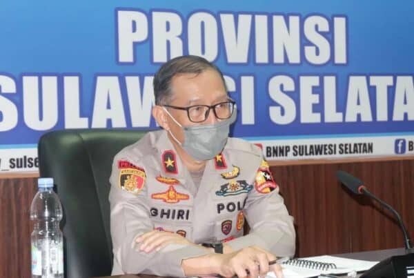 Kepala Badan Narkotika Nasional Provinsi Sulawesi Selatan Brigjen. Pol. Drs. Ghiri Prawijaya, M. Th didampingi Kepala Bagian Umum Sudarianto, SKM., M.Kes mengikuti giat Virtual Rapat Evaluasi Kinerja Program dan Anggaran* Kepala Badan Narkotika Nasional Provinsi Sulawesi Selatan Brigjen. Pol. Drs. Ghiri Prawijaya, M. Th didampingi Kepala Bagian Umum Sudarianto, SKM., M.Kes mengikuti giat Virtual Rapat Evaluasi Kinerja Program dan Anggaran*