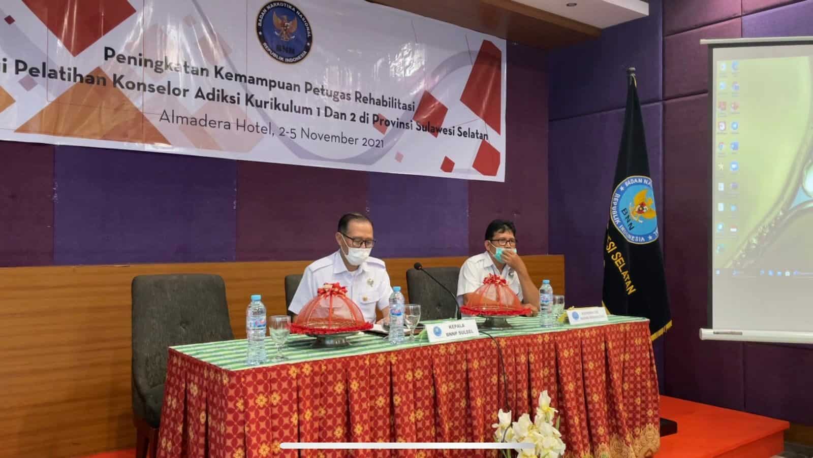 Kepala BNNP Sulawesi Selatan membuka giat Peningkatan Kompetensi Teknis Petugas Rehabilitasi melalui Universal Treatment Curriculum 1 & 2 Kepala BNNP Sulawesi Selatan membuka giat Peningkatan Kompetensi Teknis Petugas Rehabilitasi melalui Universal Treatment Curriculum 1 & 2