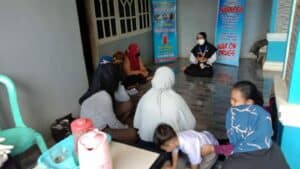 Penyuluhan dan Kampanye War on Drugs pada Kegiatan Posbindu di Tattakang Kelurahan Parangbanoa Kecamatan Pallangga Kabupaten Gowa Penyuluhan dan Kampanye War on Drugs pada Kegiatan Posbindu di Tattakang Kelurahan Parangbanoa Kecamatan Pallangga Kabupaten Gowa