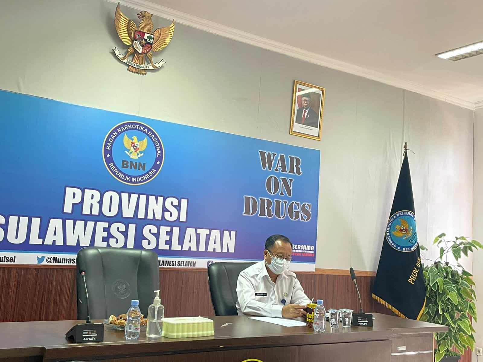 Kabid Pemberantasan BNNP Sulsel Kombes Pol. Dr. Agustinus Sollu, SH., SS., M. Si selaku Plh. Kepala BNNP Sulawesi Selatan membuka secara langsung kegiatan Evaluasi On Going BNNP Sulsel beserta jajaran