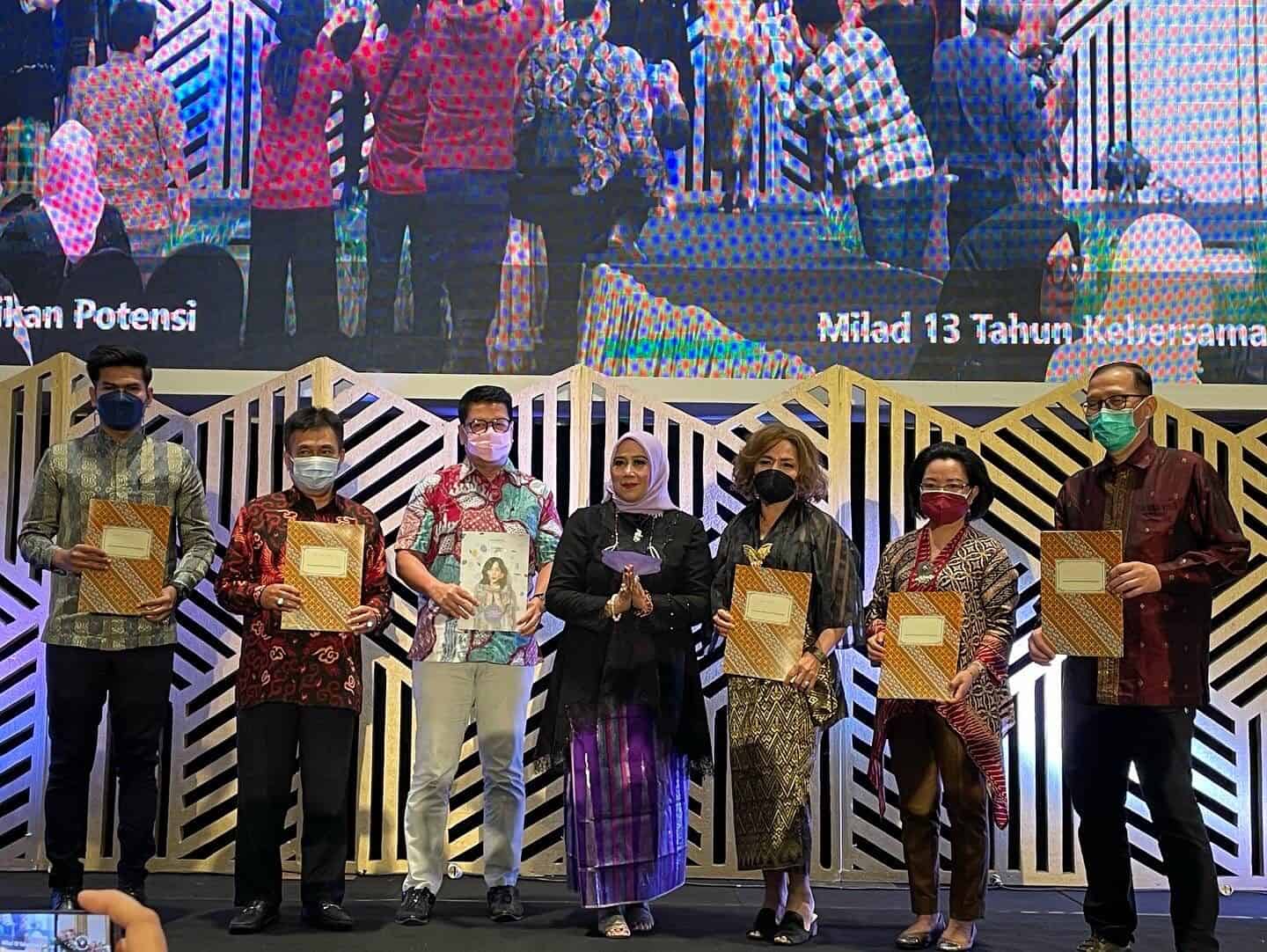 Kepala Badan Narkotika Nasional (BNN) Provinsi Sulawesi Selatan Brigjen Pol. Drs. Ghiri Prawijaya, M. Th menghadiri acara Milad 13 Tahun kebersamaan Family of Creative Community (FCC) Kepala Badan Narkotika Nasional (BNN) Provinsi Sulawesi Selatan Brigjen Pol. Drs. Ghiri Prawijaya, M. Th menghadiri acara Milad 13 Tahun kebersamaan Family of Creative Community (FCC)