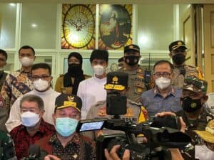 FORKOPIMDA Provinsi Sulawesi Selatan menghadiri kegiatan pelaksanaan Pemantauan Pos Pengamanan, Pos Pelayanan dan Pos Terpadu serta Monitoring Situasi Kambtibmas Pada Perayaan Natal Tahun 2021 FORKOPIMDA Provinsi Sulawesi Selatan menghadiri kegiatan pelaksanaan Pemantauan Pos Pengamanan, Pos Pelayanan dan Pos Terpadu serta Monitoring Situasi Kambtibmas Pada Perayaan Natal Tahun 2021