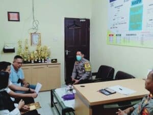 Bidang P2M dalam upaya mengumpulkan data dukung terkait pelaksanaan persiapan pembentukan Desa Bersinar Desa Kanjilo Kecamatan Barombong Kabupaten Gowa Bidang P2M dalam upaya mengumpulkan data dukung terkait pelaksanaan persiapan pembentukan Desa Bersinar Desa Kanjilo Kecamatan Barombong Kabupaten Gowa