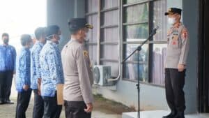 Mengawali Apel Pagi di Tahun 2022, Kepala BNNP Sulsel Pimpin Apel Pagi Sekaligus Pengecekan Personel Mengawali Apel Pagi di Tahun 2022, Kepala BNNP Sulsel Pimpin Apel Pagi Sekaligus Pengecekan Personel