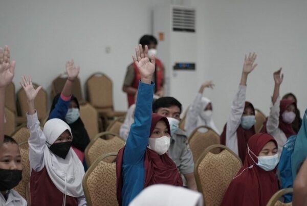 Mahasiswa KKN Tematik Universitas Hasanuddin Gel. 107 Kec. Tamalanrea menggelar kegiatan sosialisasi anti narkotika dengan menggandeng BNN Provinsi Sulawesi Selatan Mahasiswa KKN Tematik Universitas Hasanuddin Gel. 107 Kec. Tamalanrea menggelar kegiatan sosialisasi anti narkotika dengan menggandeng BNN Provinsi Sulawesi Selatan