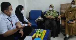 Petugas rehabilitasi BNNP Sulawesi Selatan berkunjung ke Kantor Lurah La’latang Petugas rehabilitasi BNNP Sulawesi Selatan berkunjung ke Kantor Lurah La’latang
