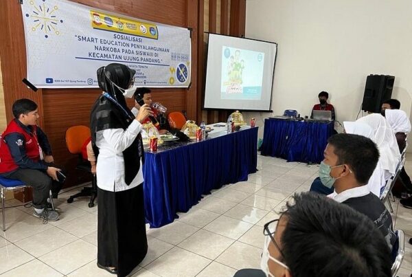 Sosialisasi bahaya narkoba kepada perwakilan Siswa (i) SMP dan SMA yang berada di wilayah Kec. Ujung Pandang Makassar