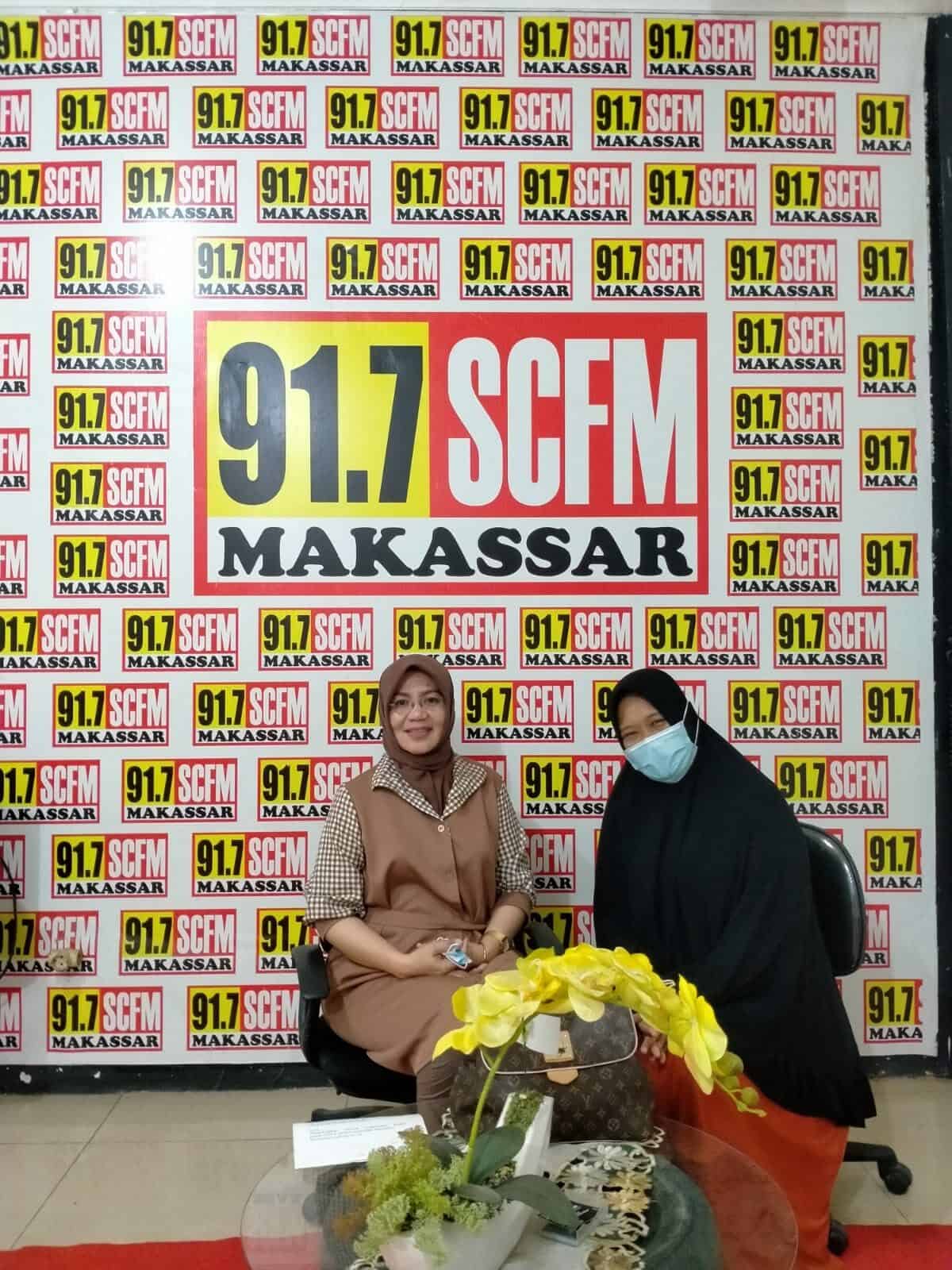 Pelaksanaan pemutaran kampanye lagu MARS BNN di Radio Celebes Pelaksanaan pemutaran kampanye lagu MARS BNN di Radio Celebes