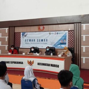 Penyuluh Narkoba BNNP Sulsel. Rosnifai,SKM., M.Kes bersama Mahasiswa Kuliah Kerja Nyata (KKN) Gelombang 107 Universitas Hasanuddin Makassar Penyuluh Narkoba BNNP Sulsel. Rosnifai,SKM., M.Kes bersama Mahasiswa Kuliah Kerja Nyata (KKN) Gelombang 107 Universitas Hasanuddin Makassar