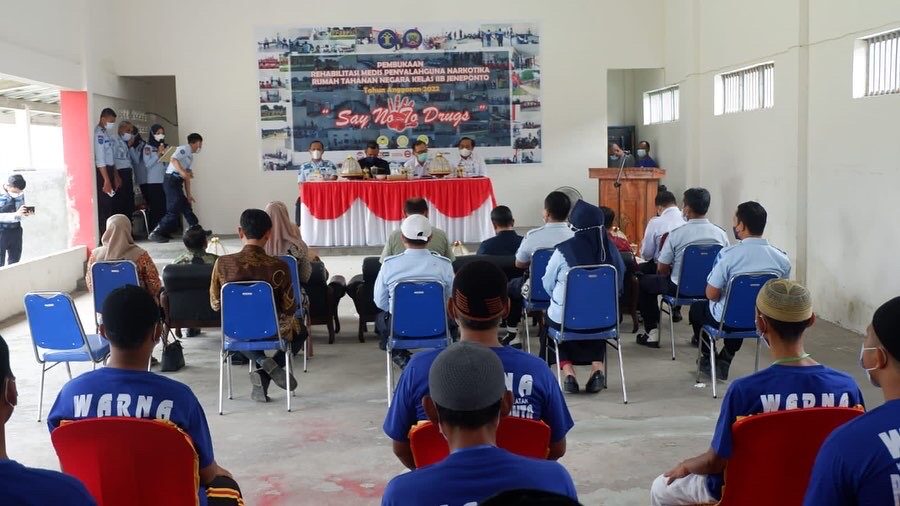 Kepala BNNP Sulsel menghadiri Pembukaan Rehabilitasi Narkotika Bagi Tahanan dan Warga Binaan Pemasyarakatan pada Rumah Tahanan Negara Kelas IIB Jeneponto Kepala BNNP Sulsel menghadiri Pembukaan Rehabilitasi Narkotika Bagi Tahanan dan Warga Binaan Pemasyarakatan pada Rumah Tahanan Negara Kelas IIB Jeneponto
