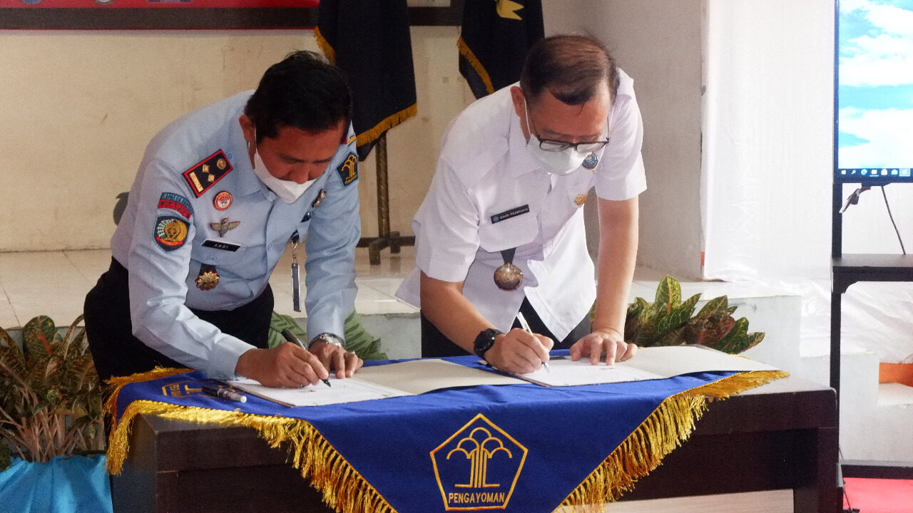 Kepala BNNP Sulsel Menghadiri Acara Pembukaan Pelaksanaan Layanan Rehabilitasi Narkotika serta Di Rangkaikan Dengan Penandatanganan Kerjasama Di Lapas Klas IIA Sungguminasa Tahun Anggaran 2022 Kepala BNNP Sulsel Menghadiri Acara Pembukaan Pelaksanaan Layanan Rehabilitasi Narkotika serta Di Rangkaikan Dengan Penandatanganan Kerjasama Di Lapas Klas IIA Sungguminasa Tahun Anggaran 2022