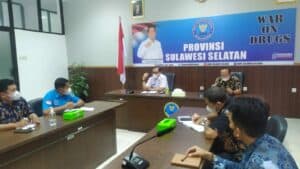 Kepala BNNP Sulsel Pimpin Rapat Internal Bidang Pemberantasan BNNP Sulsel Kepala BNNP Sulsel Pimpin Rapat Internal Bidang Pemberantasan BNNP Sulsel