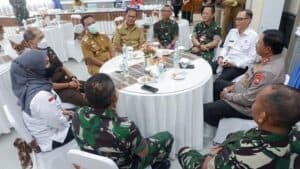 KEPALA BNNP SULSEL BESERTA FORKOPIMDA PROV. SULSEL MENYAMBUT KEDATANGAN KEPALA STAF ANGKATAN UDARA (KASAU) RI KEPALA BNNP SULSEL BESERTA FORKOPIMDA PROV. SULSEL MENYAMBUT KEDATANGAN KEPALA STAF ANGKATAN UDARA (KASAU) RI