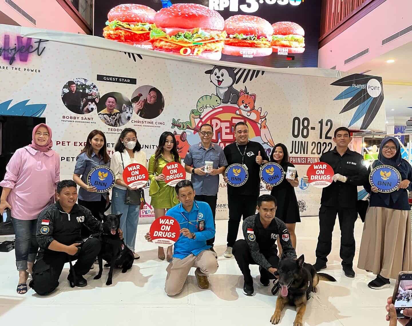 Badan Narkotika Nasional (BNN) Provinsi Sulawesi Selatan Mengadakan Talkshow “Ben dan Kani” Melacak Narkoba di Pet Paradise Badan Narkotika Nasional (BNN) Provinsi Sulawesi Selatan Mengadakan Talkshow “Ben dan Kani” Melacak Narkoba di Pet Paradise