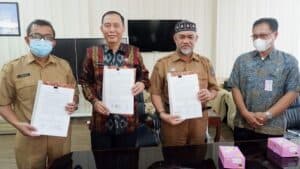 Dalam Rangka PRA HANI 2022, Kepala BNNP Sulawesi Selatan bersama Kadis Kesehatan Prov.Sulsel dan Kanwil Kementerian Agama Prov.Sulsel Teken Perjanjian Kerjasama Program P4GN dan Program Inovasi GENCARKAN BERSINAR (Gerakan Cari Mantu Bersih Narkoba)