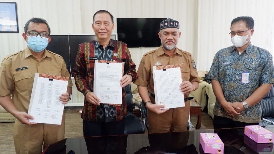 Dalam Rangka PRA HANI 2022, Kepala BNNP Sulawesi Selatan bersama Kadis Kesehatan Prov.Sulsel dan Kanwil Kementerian Agama Prov.Sulsel Teken Perjanjian Kerjasama Program P4GN dan Program Inovasi GENCARKAN BERSINAR (Gerakan Cari Mantu Bersih Narkoba)