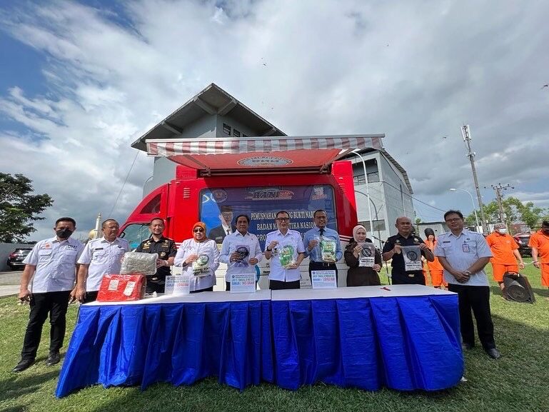 BNNP Sulawesi Selatan Melaksanakan Pemusnahan Barang Bukti Narkotika T.A 2022 BNNP Sulawesi Selatan Melaksanakan Pemusnahan Barang Bukti Narkotika T.A 2022