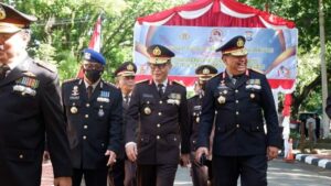 Kepala BNNP Sulawesi Selatan Menghadiri Upacara dan Syukuran Hari Bhayangkara ke 76 Kepala BNNP Sulawesi Selatan Menghadiri Upacara dan Syukuran Hari Bhayangkara ke 76