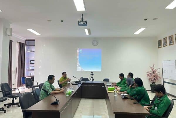 Kepala Bagian Umum memberikan pembekalan kepada Mahasiswa Magang