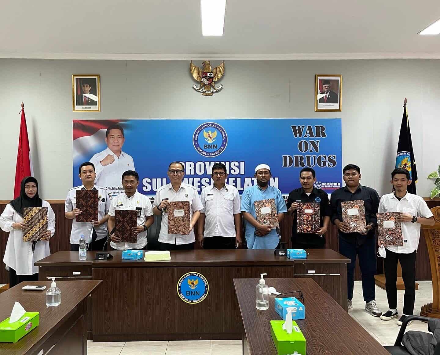 BNNP Sulawesi Selatan melaksanakan Penandatanganan Kerjasama (PKS) perjanjian kerjasama antar Lembaga Rehab Instansi Pemerintah dan Komponen Masyarakat BNNP Sulawesi Selatan melaksanakan Penandatanganan Kerjasama (PKS) perjanjian kerjasama antar Lembaga Rehab Instansi Pemerintah dan Komponen Masyarakat