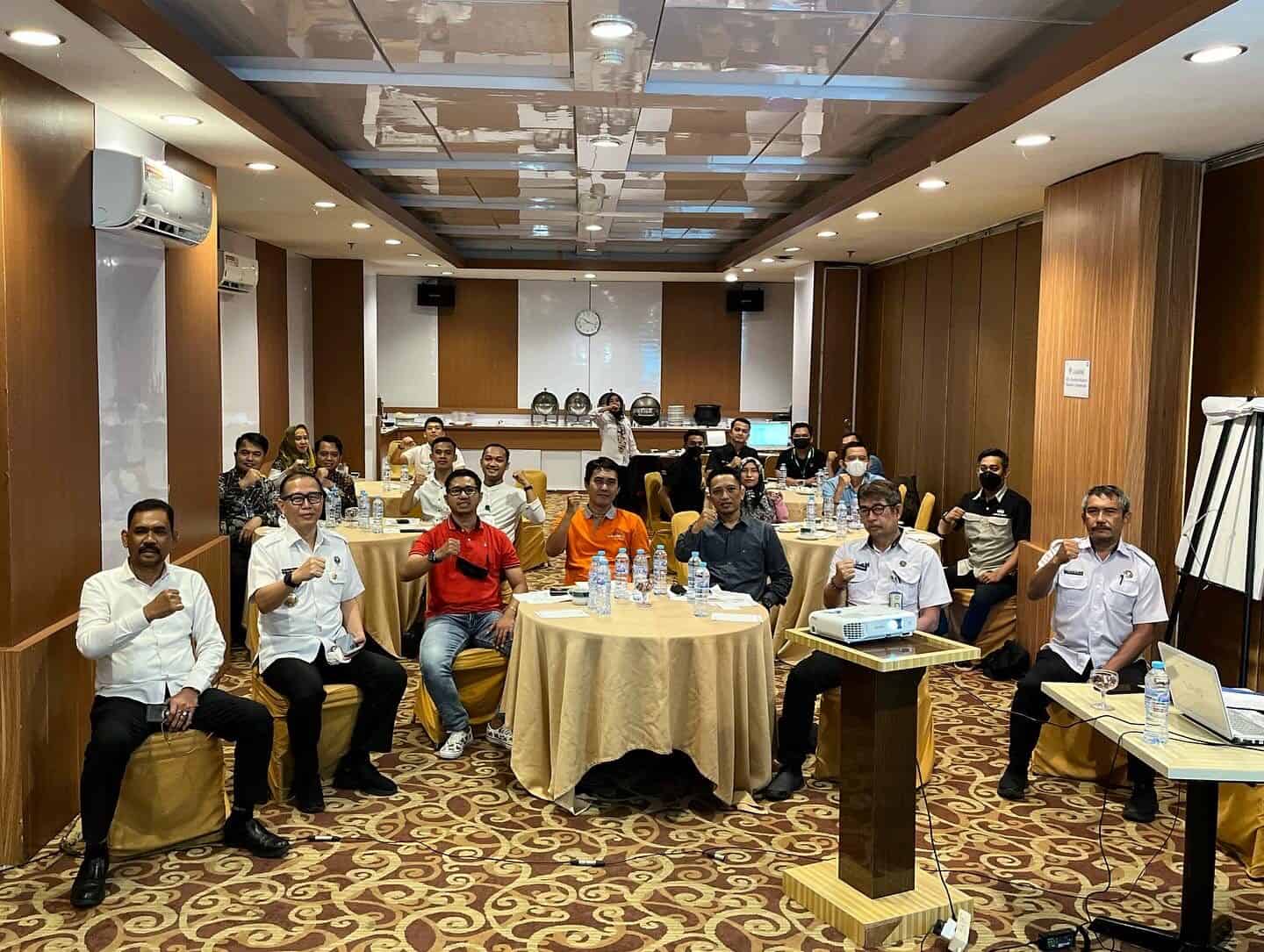 KEPALA BNNP SULSEL MEMBUKA WORKSHOP PENGGIAT P4GN DI LINGKUNGAN SWASTA KEPALA BNNP SULSEL MEMBUKA WORKSHOP PENGGIAT P4GN DI LINGKUNGAN SWASTA