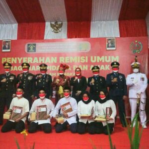 Rangkaian Kegiatan HUT Kemerdekaan RI ke 77 Tahun, Kepala BNNP Sulawesi Selatan Menghadiri Penyerahan Remisi Umum Bagi Narapidana Lapas Klas IA Makassar