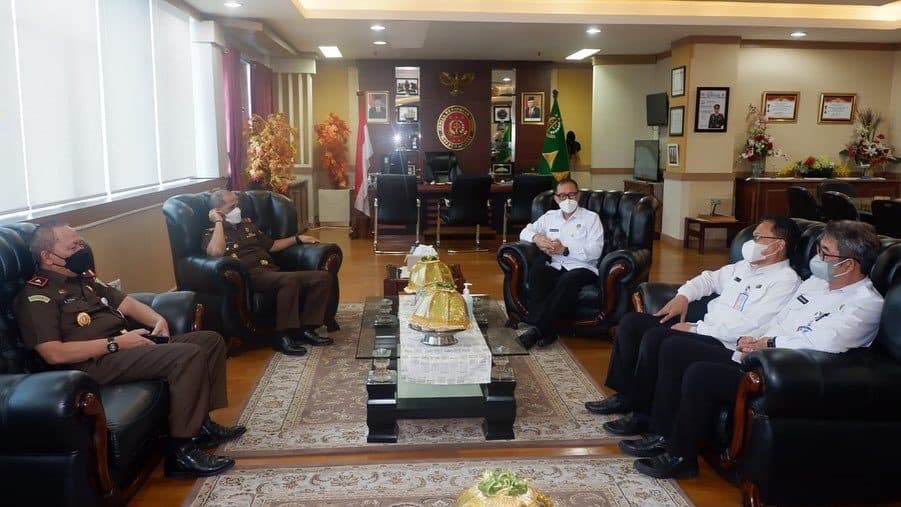 KEPALA BNNP SULSEL MELAKSANAKAN KUNJUNGAN KERJA DAN AUDIENSI KE KEJAKSAAN TINGGI SULAWESI SELATAN KEPALA BNNP SULSEL MELAKSANAKAN KUNJUNGAN KERJA DAN AUDIENSI KE KEJAKSAAN TINGGI SULAWESI SELATAN
