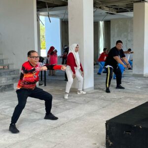 BNNP Sulawesi Selatan melaksanakan senam bersama dirangkaikan dengan HUT Indonesia ke-77 BNNP Sulawesi Selatan melaksanakan senam bersama dirangkaikan dengan HUT Indonesia ke-77