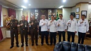 KEPALA BNNP SULSEL MELAKSANAKAN KUNJUNGAN KERJA DAN AUDIENSI KE KEJAKSAAN TINGGI SULAWESI SELATAN KEPALA BNNP SULSEL MELAKSANAKAN KUNJUNGAN KERJA DAN AUDIENSI KE KEJAKSAAN TINGGI SULAWESI SELATAN