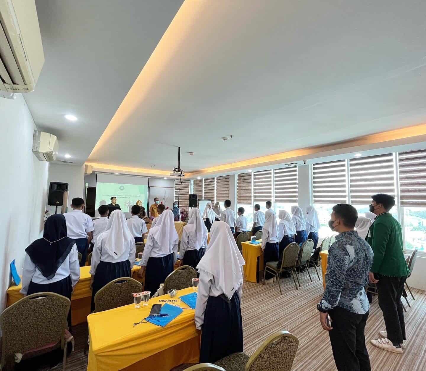 KEPALA BNNP SULSEL MEMBUKA KEGIATAN PELATIHAN DAN PENGEMBANGAN SOFT SKILL SMP/SMA SEDERAJAT KEPALA BNNP SULSEL MEMBUKA KEGIATAN PELATIHAN DAN PENGEMBANGAN SOFT SKILL SMP/SMA SEDERAJAT