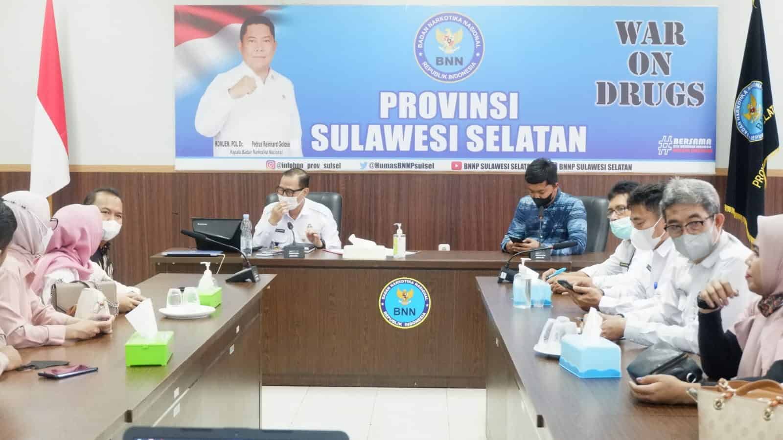 Kepala BNNP Sulsel menerima kunjungan Lembaga Bantuan Hukum (LBH) Makassar Kepala BNNP Sulsel menerima kunjungan Lembaga Bantuan Hukum (LBH) Makassar
