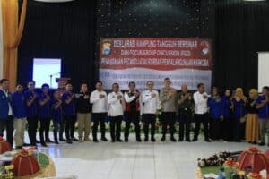 Sinergitas BNN Provinsi Sulawesi Selatan bersama Direktorat Reserse Narkoba Polda Sulawesi Selatan dalam pelaksanaan kegiatan Deklarasi Kampung Tangguh Bersinar dan Forum Group Discussion (FGD) Sinergitas BNN Provinsi Sulawesi Selatan bersama Direktorat Reserse Narkoba Polda Sulawesi Selatan dalam pelaksanaan kegiatan Deklarasi Kampung Tangguh Bersinar dan Forum Group Discussion (FGD)