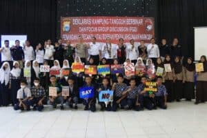 Sinergitas BNN Provinsi Sulawesi Selatan bersama Direktorat Reserse Narkoba Polda Sulawesi Selatan dalam pelaksanaan kegiatan Deklarasi Kampung Tangguh Bersinar dan Forum Group Discussion (FGD) Sinergitas BNN Provinsi Sulawesi Selatan bersama Direktorat Reserse Narkoba Polda Sulawesi Selatan dalam pelaksanaan kegiatan Deklarasi Kampung Tangguh Bersinar dan Forum Group Discussion (FGD)
