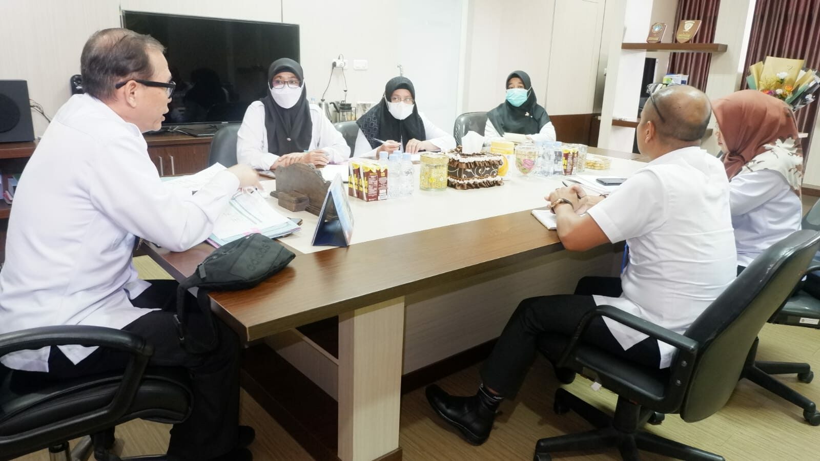 KEPALA BNNP SULAWESI SELATAN PIMPIN RAPAT PENGELOLA KEUANGAN DAN ANGGARAN LINGKUP BNNP SULSEL KEPALA BNNP SULAWESI SELATAN PIMPIN RAPAT PENGELOLA KEUANGAN DAN ANGGARAN LINGKUP BNNP SULSEL