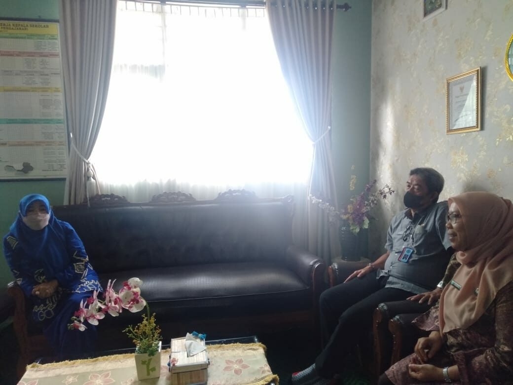 Koordinasi di SMP Negeri 2 Barombong Kabupaten Gowa terkait persiapan pelaksanaan Gelora War On Drugs se-Indonesia.