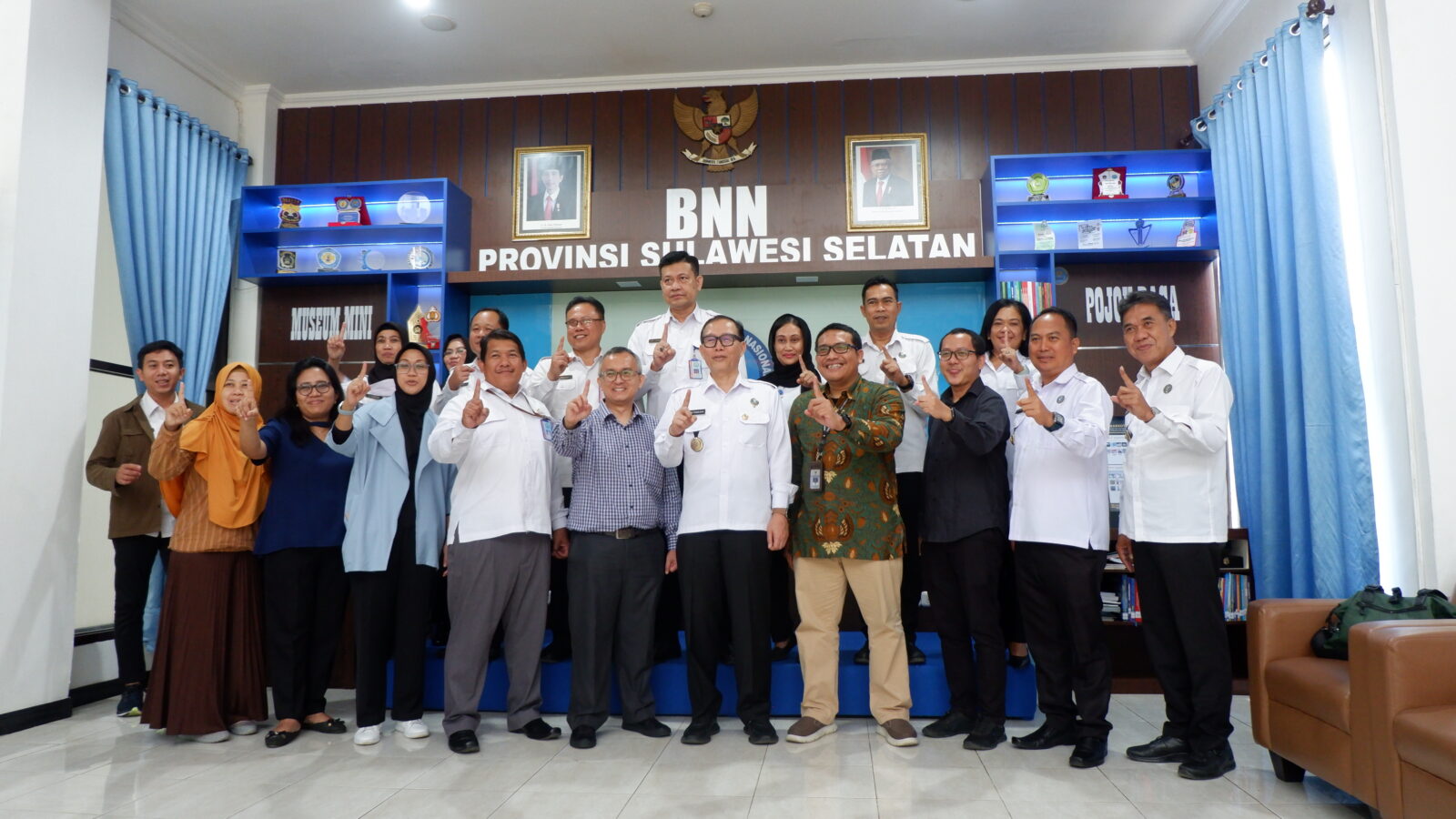 Kepala BNN Provinsi Sulawesi Selatan Menerima Kunjungan Tim Audit Badan Pemeriksa Keuangan Republik Indonesia KEPALA BNN PROVINSI SULAWESI SELATAN MENERIMA KUNJUNGAN TIM AUDIT BADAN PEMERIKSA KEUANGAN REPUBLIK INDONESIA