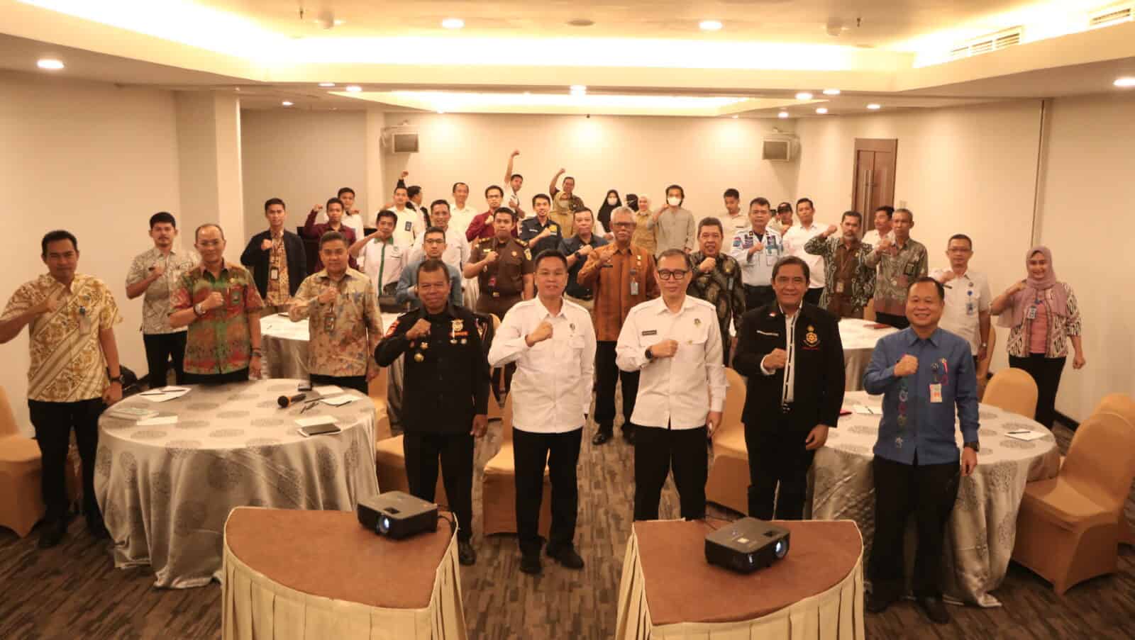 Kepala BNN Prov. Sulsel Membuka Kegiatan Seminar Tindak Lanjut Undang-Undang Narkotika