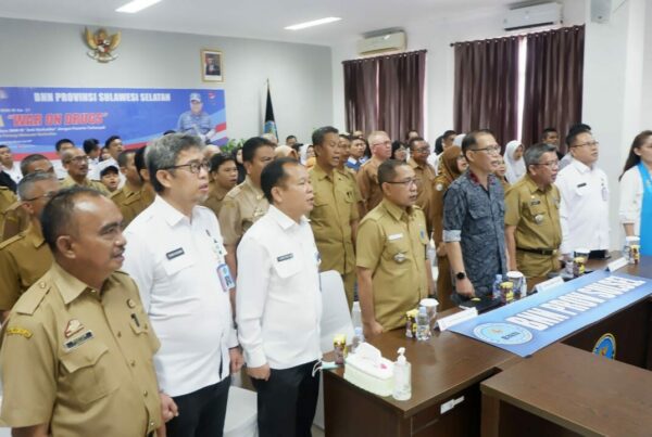 BNNP SULSEL Menghadiri Kegiatan Gema War On Drugs Menyanyikan Lagu Mars Anti Narkotika Secara Virtual Konsep Otomatis