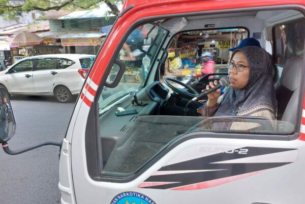 Kampanyekan War On Drugs melalui Penyuluhan Mobile di wilayah Kelurahan Pa'baeng-baeng Makassar Kampanyekan War On Drugs melalui Penyuluhan Mobile di wilayah Kelurahan Pa’baeng-baeng Makassar