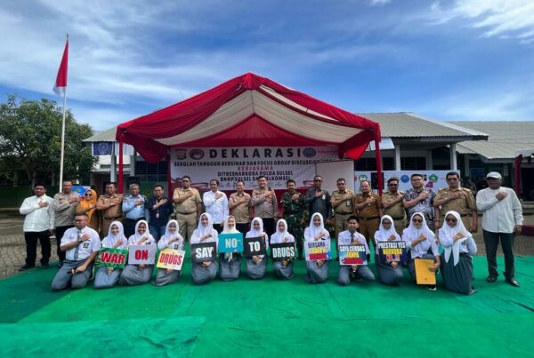 BNNP Sulawesi Selatan Menghadiri Deklarasi Dan Focus Group Discussion (FGD) Sekolah Tangguh Bersinar Anti Narkoba