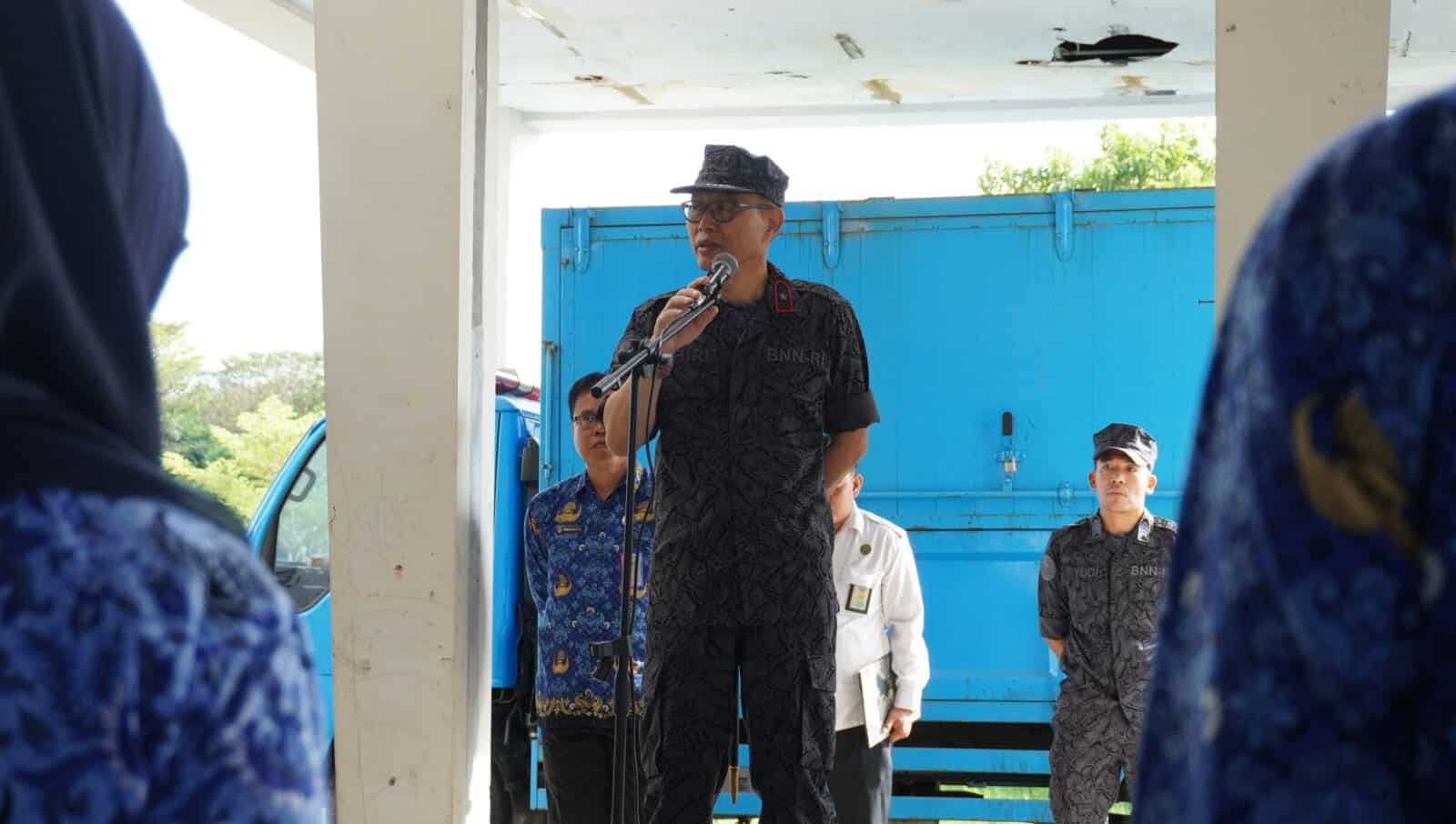 Kepala BNN Prov. SULSEL Memberikan Arahan Pada Apel Pagi Kepada Seluruh Personil