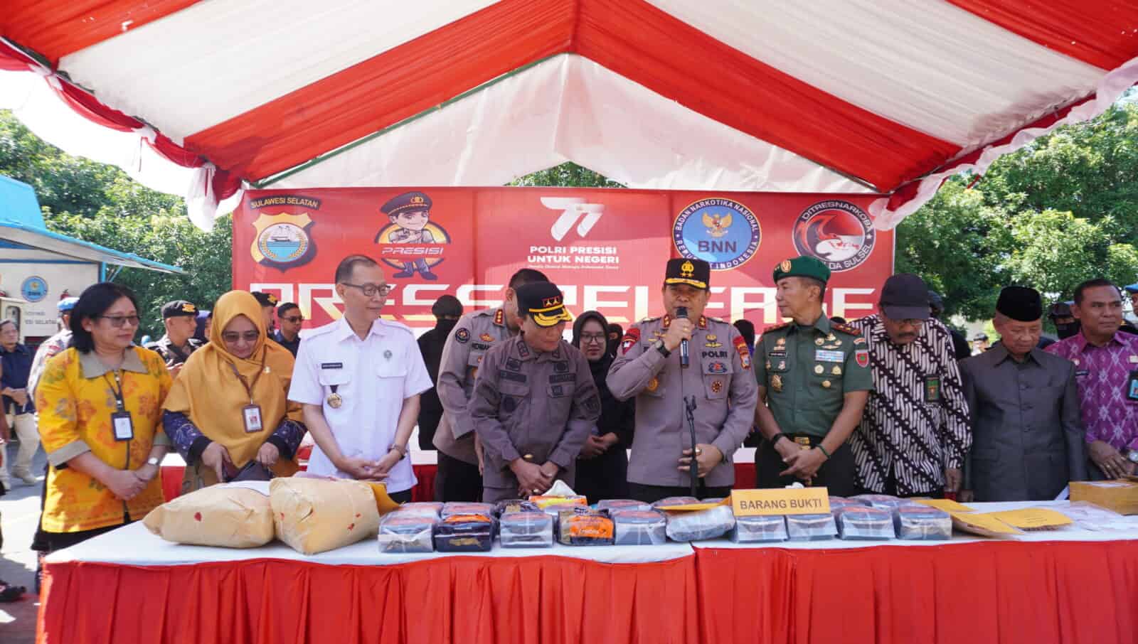 Kepala BNN Provinsi Sulawesi Selatan Menghadiri Press Release dan Pemusnahan Barang Bukti Narkoba Direktorat Reserse Narkoba Polda Sulsel Beserta Polres Jajaran
