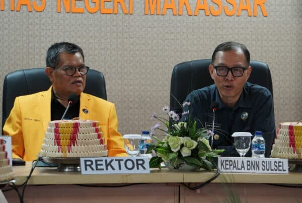 Kepala BNN Provinsi Sulawesi Selatan Bersama Rektor UNM Melaksanakan Confrence Press Terkait Kasus Temuan Narkoba di lingkungan Perguruan Tinggi