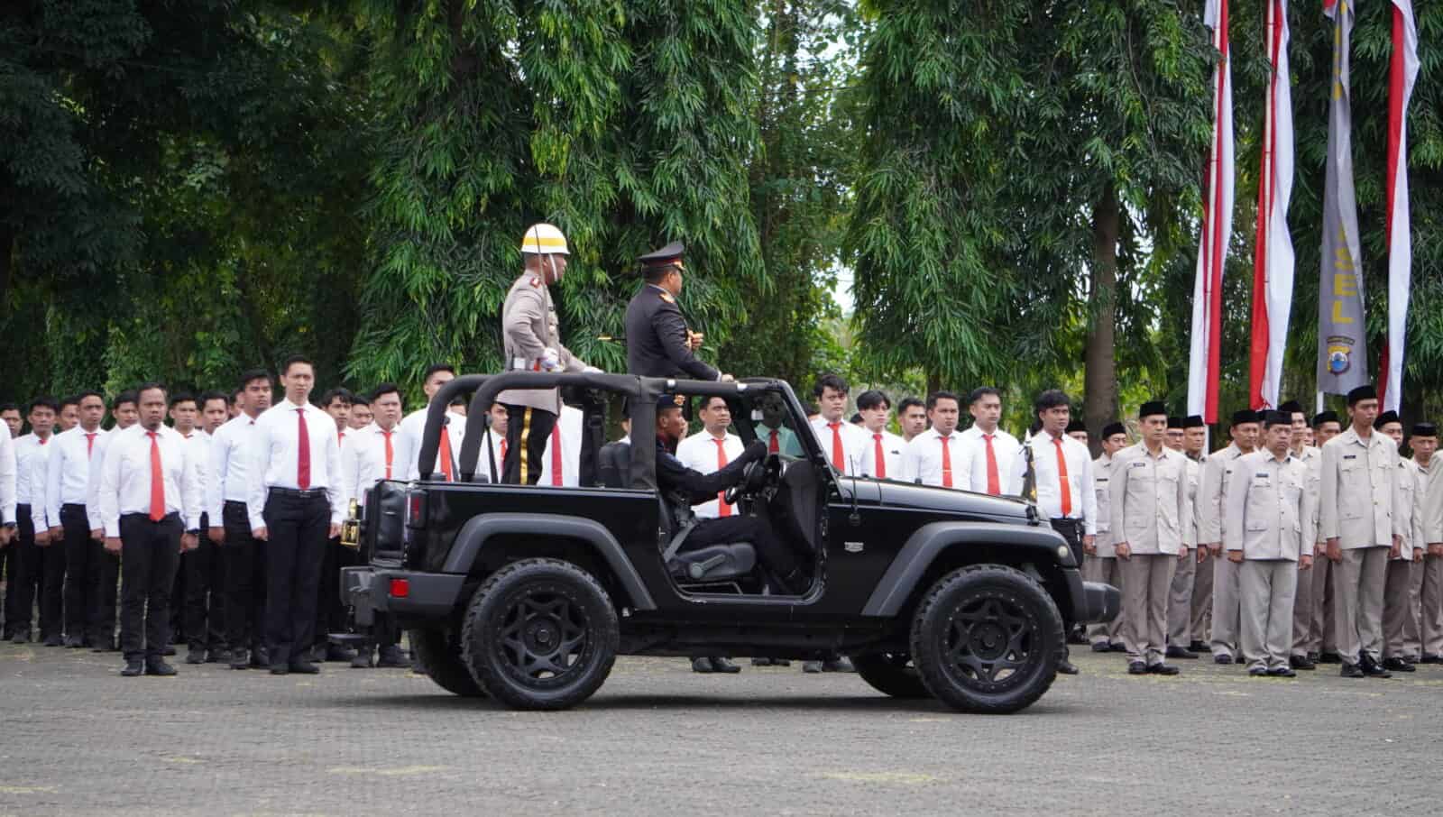 Kepala BNN Prov. Sulawesi Selatan Menghadiri Upacara Hari Ulang Tahun Bhayangkara ke 77 Tahun
