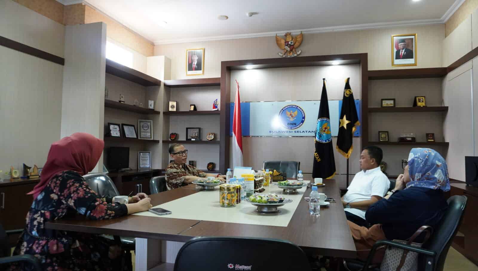 Sinergitas P4GN, Kepala BNNP Sulawesi Selatan Menerima Kunjungan Bupati Bantaeng dan Manager GA PT. Huadi Nickel-Alloy Indonesia Sinergitas P4GN, Kepala BNNP Sulawesi Selatan Menerima Kunjungan Bupati Bantaeng dan Manager GA PT. Huadi Nickel-Alloy Indonesia