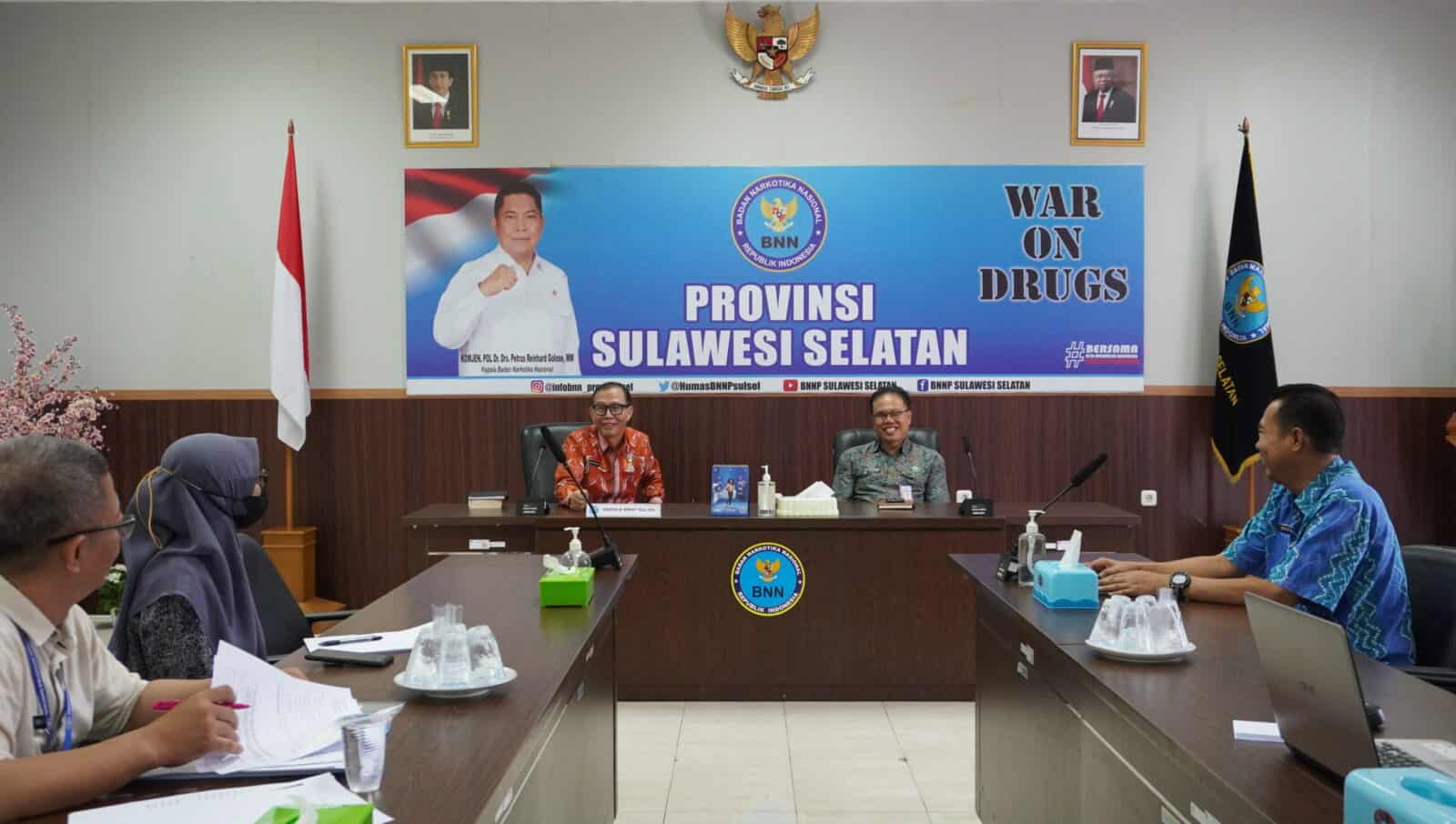 BNN Prov. Sulawesi Selatan Mengikuti Kegiatan Sosialisasi Penyusunan Kebutuhan Jabatan Fungsional Kesehatan Lingkungan BNN RI BNN Prov. Sulawesi Selatan Mengikuti Kegiatan Sosialisasi Penyusunan Kebutuhan Jabatan Fungsional Kesehatan Lingkungan BNN RI