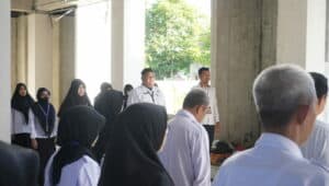 Kepala BNN Prov. Sulsel Memimpin Apel Pagi Sebelum memasuki Masa Purnabakti Kepala BNN Prov. Sulsel Memimpin Apel Pagi Sebelum memasuki Masa Purnabakti