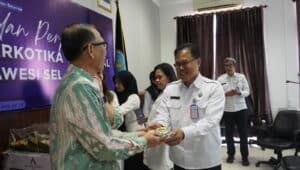 BNN Prov. Sulawesi Selatan Melaksanakan Kegiatan Acara Pisah Ramah Tamah Dan Perpisahan Kepala BNN Prov. SULSEL BNN Prov. Sulawesi Selatan Melaksanakan Kegiatan Acara Pisah Ramah Tamah Dan Perpisahan Kepala BNN Prov. SULSEL