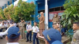Sosialisasi Bahaya Penyalahgunaan Narkoba Pada MPLS di beberapa Sekolah Menengah Pertama di Kota Makassar Sosialisasi Bahaya Penyalahgunaan Narkoba Pada MPLS di beberapa Sekolah Menengah Pertama di Kota Makassar